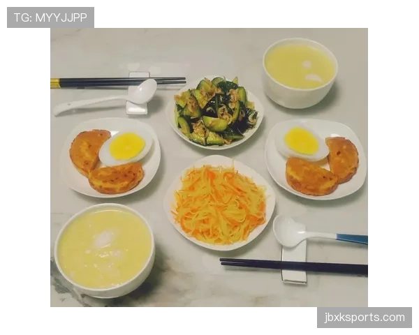 陶菲克又发一组奢华日常照,看到他早餐那张我立刻怀疑自己的人生选择 陶菲克又发一组奢华日常照,看到他早餐那张我立刻怀疑自己的人生选择